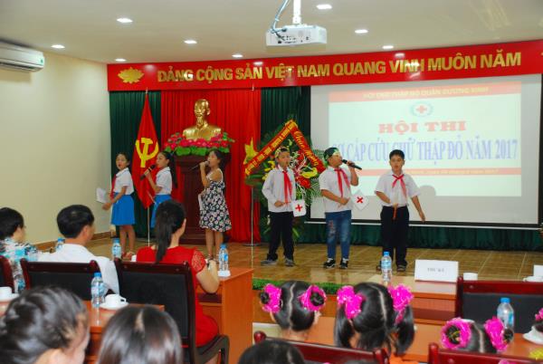 Hội Chữ Thập đỏ quận Dương Kinh: Sôi nổi cuộc thi “Sơ cấp cứu Chữ thập đỏ” 