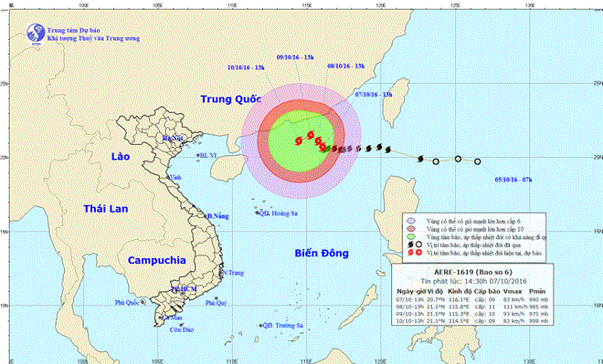 Bão số 6 liên tục đổi hướng di chuyển, tâm bão cách Hoàng Sa 600km