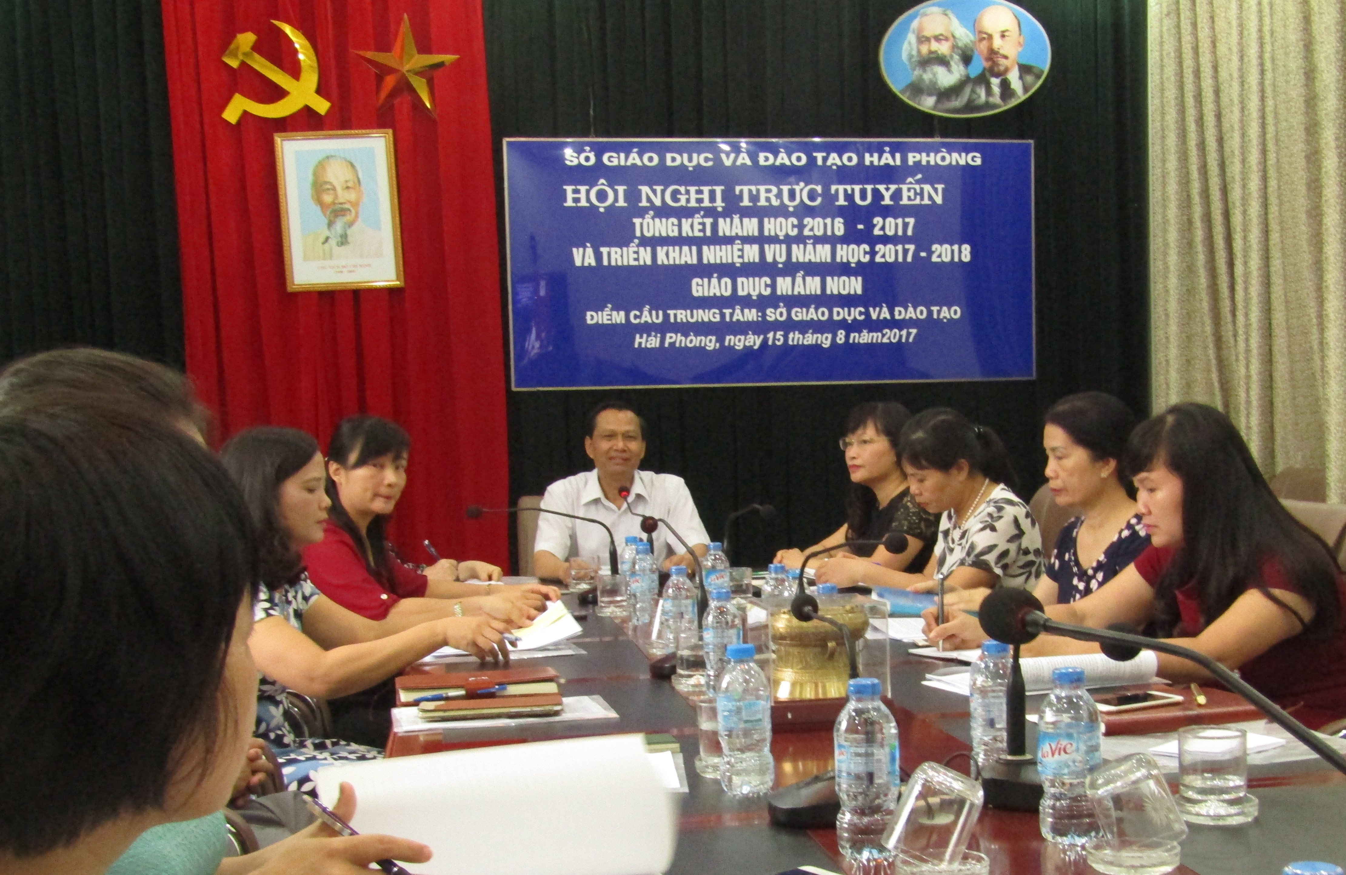 Giám đốc sở Nguyễn Xuân Trường chủ trì họp trực tuyến