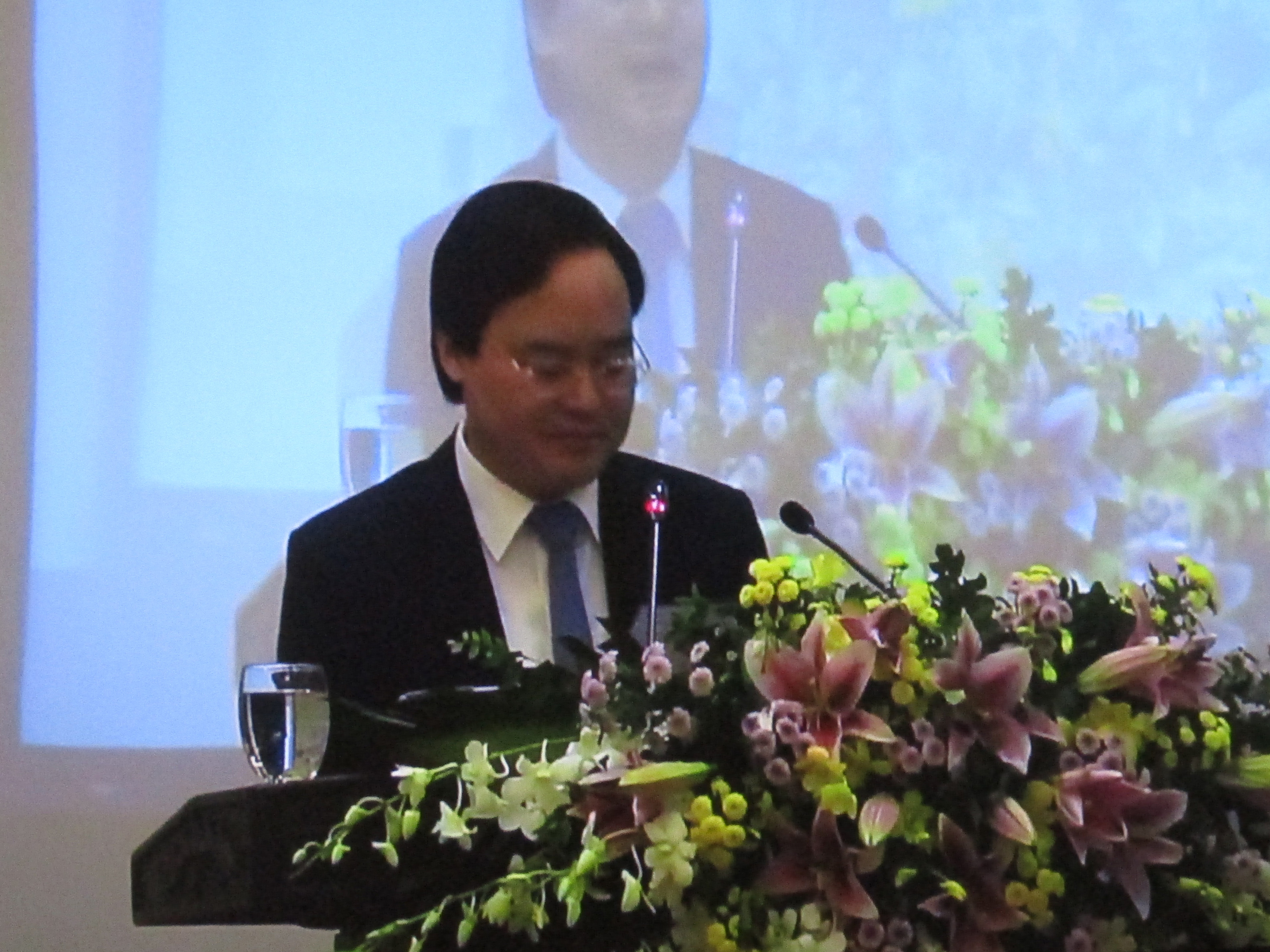 Bộ trưởng Phùng Xuân Nhạ phát biểu tại hội nghị trực tuyến