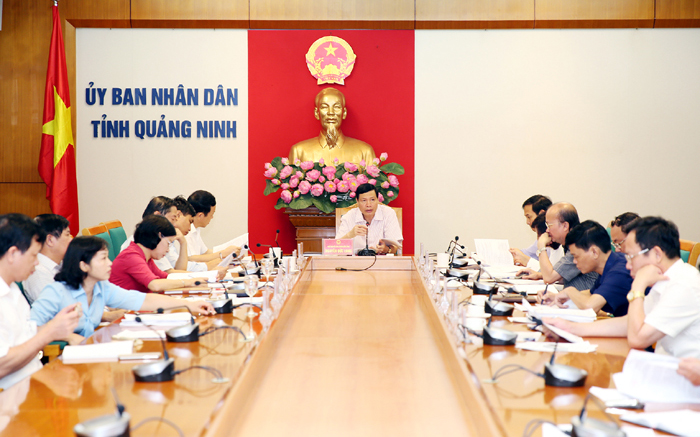 Chủ tịch UBND tỉnh Quảng Ninh Nguyễn Đức Long chủ trì cuộc họp.  Ảnh: CTV.