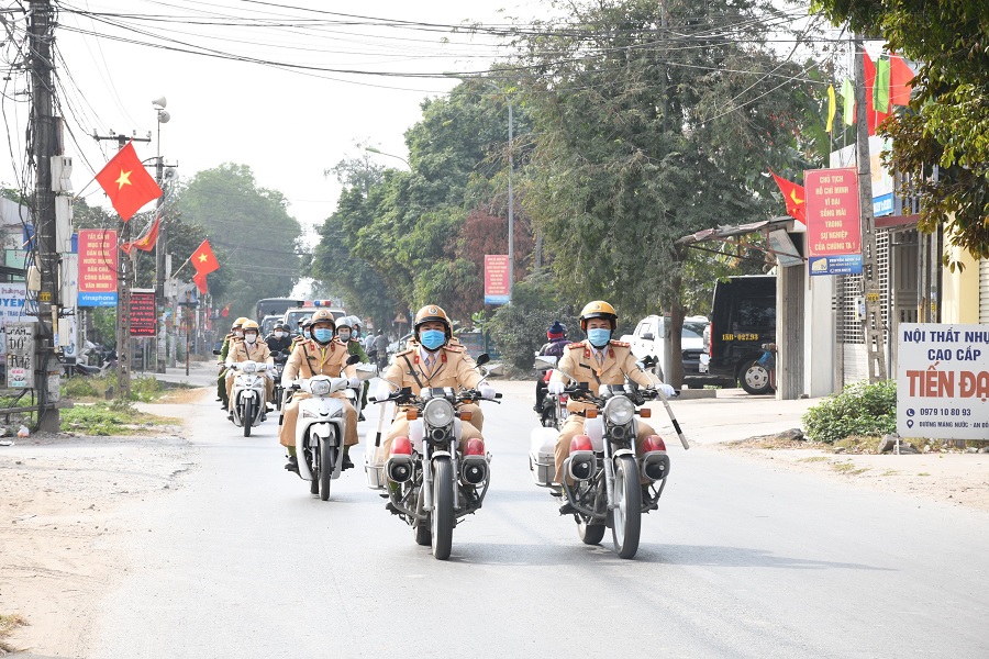 Lực lượng công an huyện An Dương ra quân đảm bảo ATGT dịp Tết Tân Sửu
