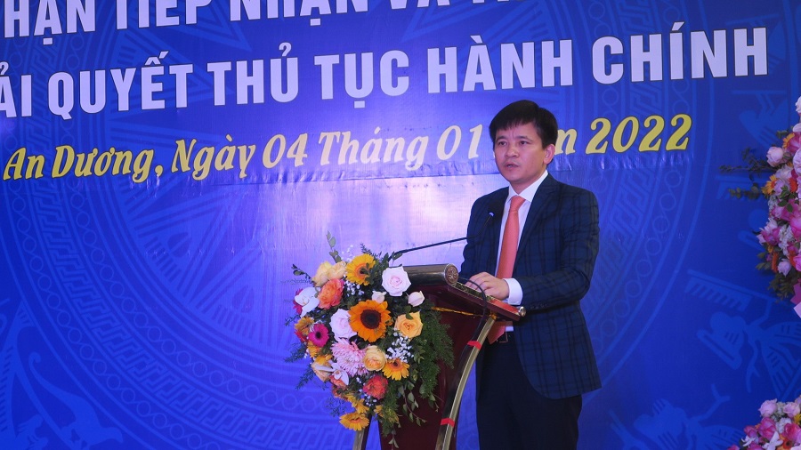 Đồng chí Trần Thị Quỳnh Trang- Bí thư Huyện ủy An Dương phát biểu tại lễ khai trương bộ phận một cửa của huyện An Dương