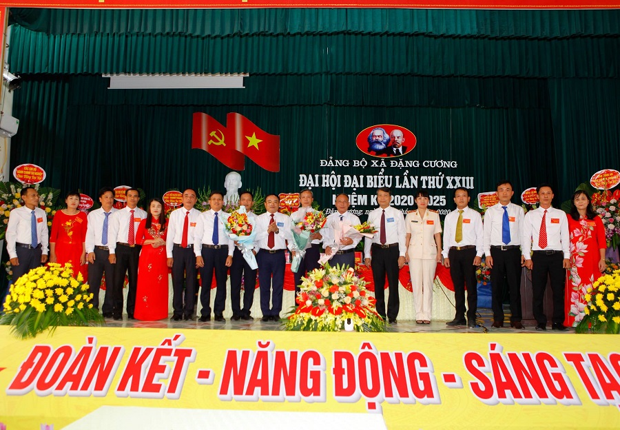 Ban Chấp hành Đảng bộ xã Đặng Cương ra mắt đại hội