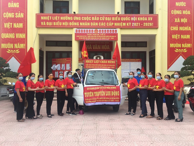 Hội phụ nữ xã Hòa Bình (huyện Vĩnh Bảo) tổ chức tuyên truyền lưu động cuộc bầu cử Đại biểu Quốc hội khóa 15 và HĐND các cấp nhiệm kỳ 2021-2026