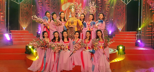 Nghệ sĩ Thùy Dương vào vai Nữ tướng Lê Chân trong chương trình nghệ thuật chào đón Xuân Tân Sửu 2021.