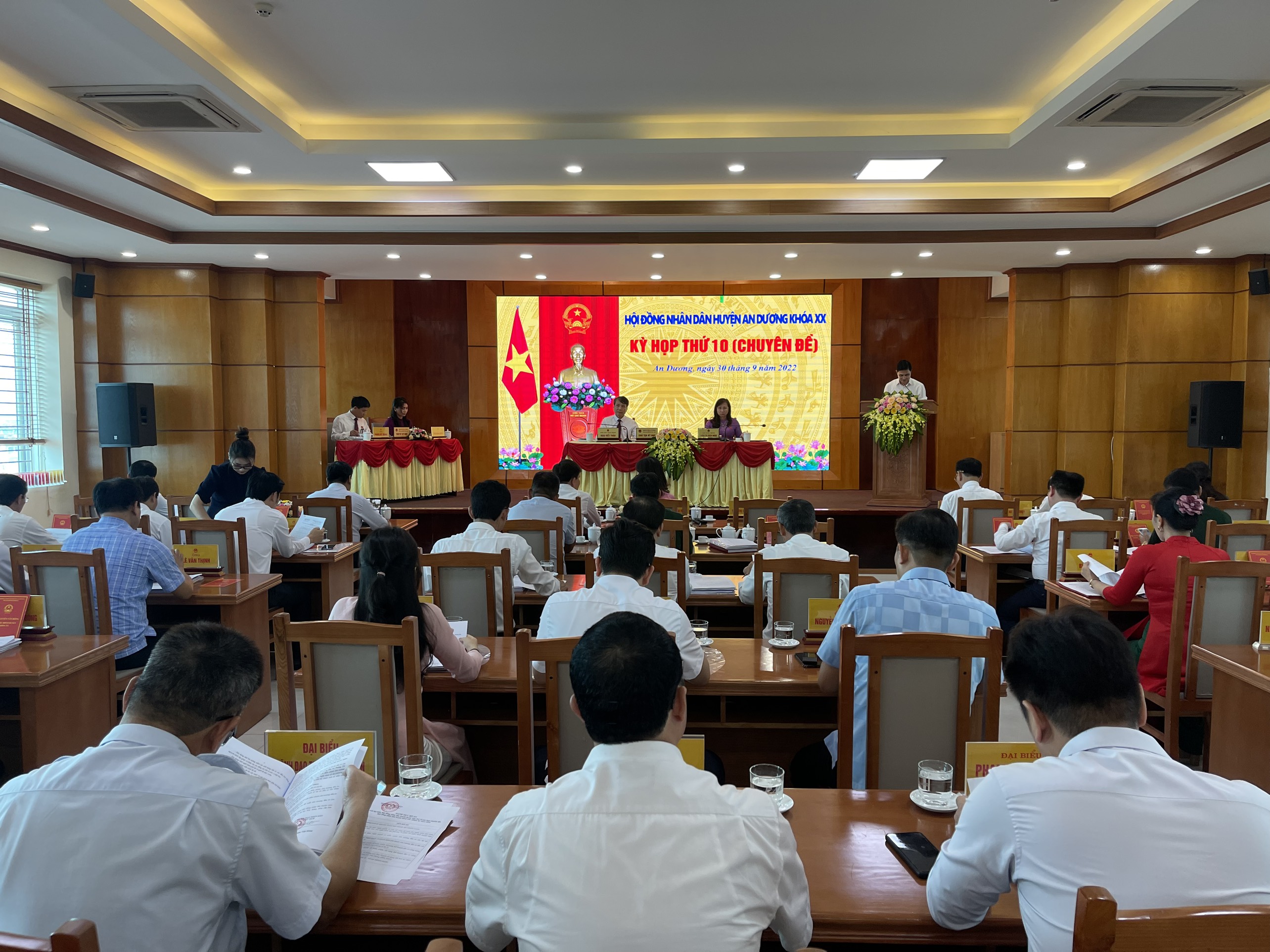 Quang cảnh kỳ họp thứ 10 HĐND huyện An Dương