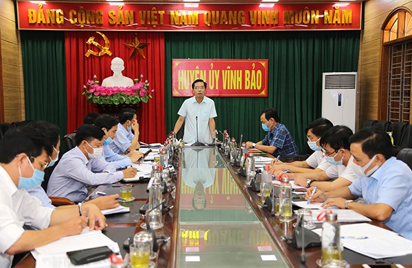 Đồng chí Cao Xuân Liên, Ủy viên Ban Thường vụ Thành ủy, Chủ tịch MTTQ Việt Nam thành phố phát biểu tại cuộc họp