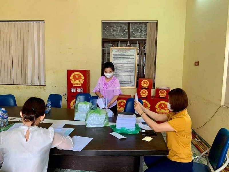 Phụ nữ Đồ Sơn tích cực tham gia công tác chuẩn bị cho ngày Bầu cử