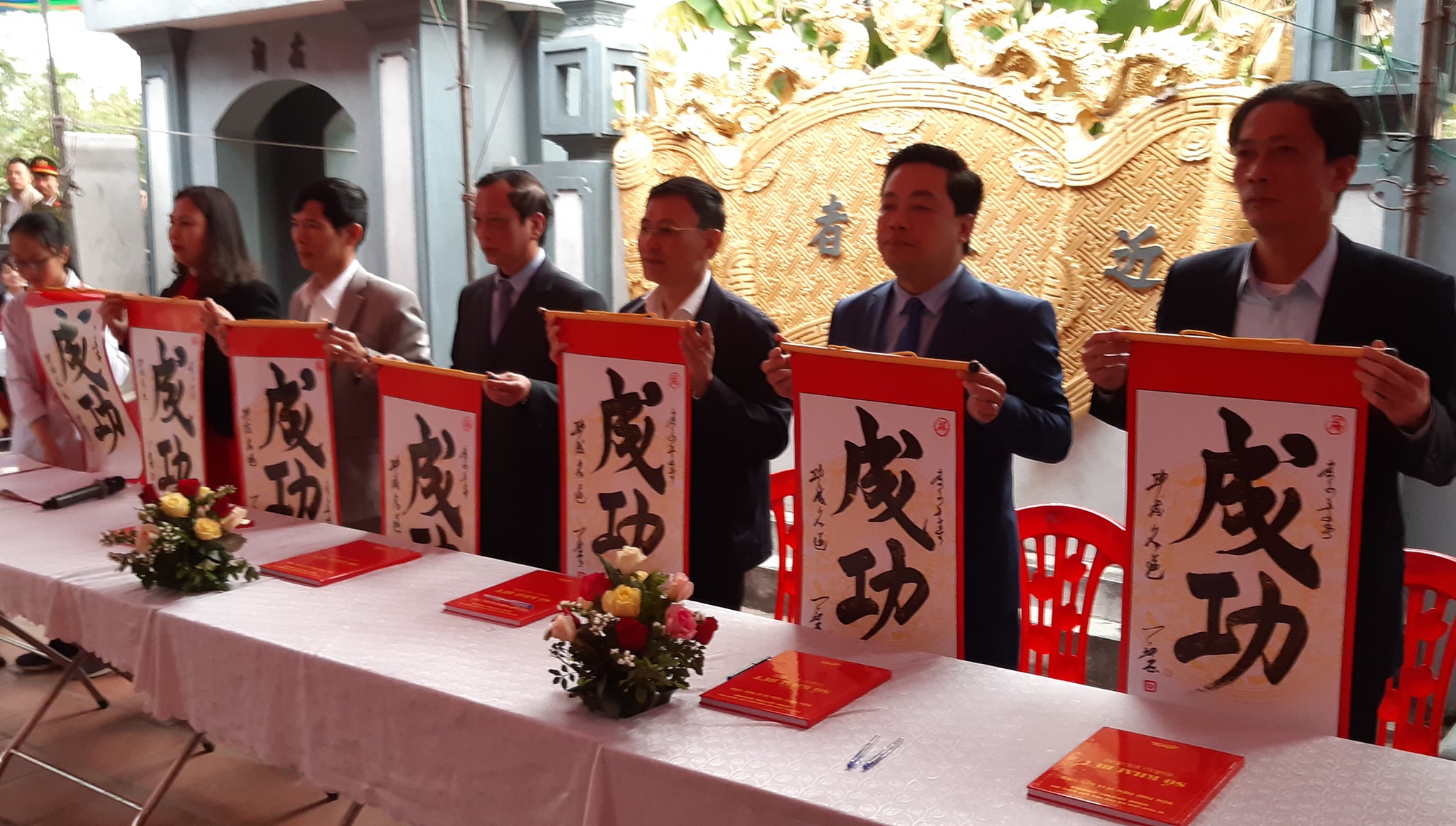 Lễ khai bút với sự tham gia của lãnh đạo huyện An Dương và xã Nam Sơn