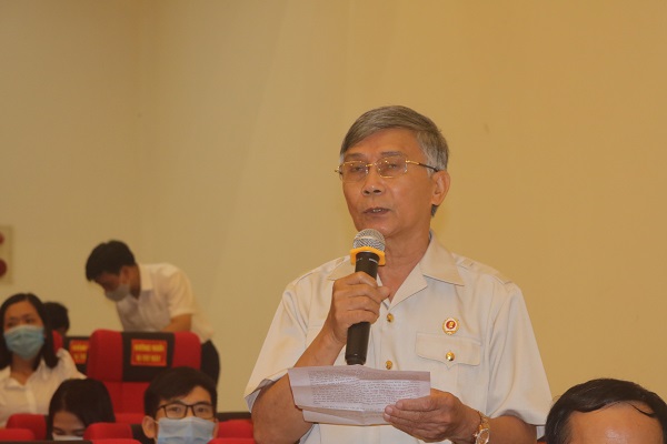 Ông Nguyễn Quang Gộp, cử tri đại diện cho Hội Cựu chiến binh quận Dương Kinh kiến nghị với những người ứng cử Đại biểu Quốc hội khóa XV về Chương trình xây dựng nông thôn mới, chính sách đô thị, quản lý đất đai, môi trường đối với quận mới thành lập.