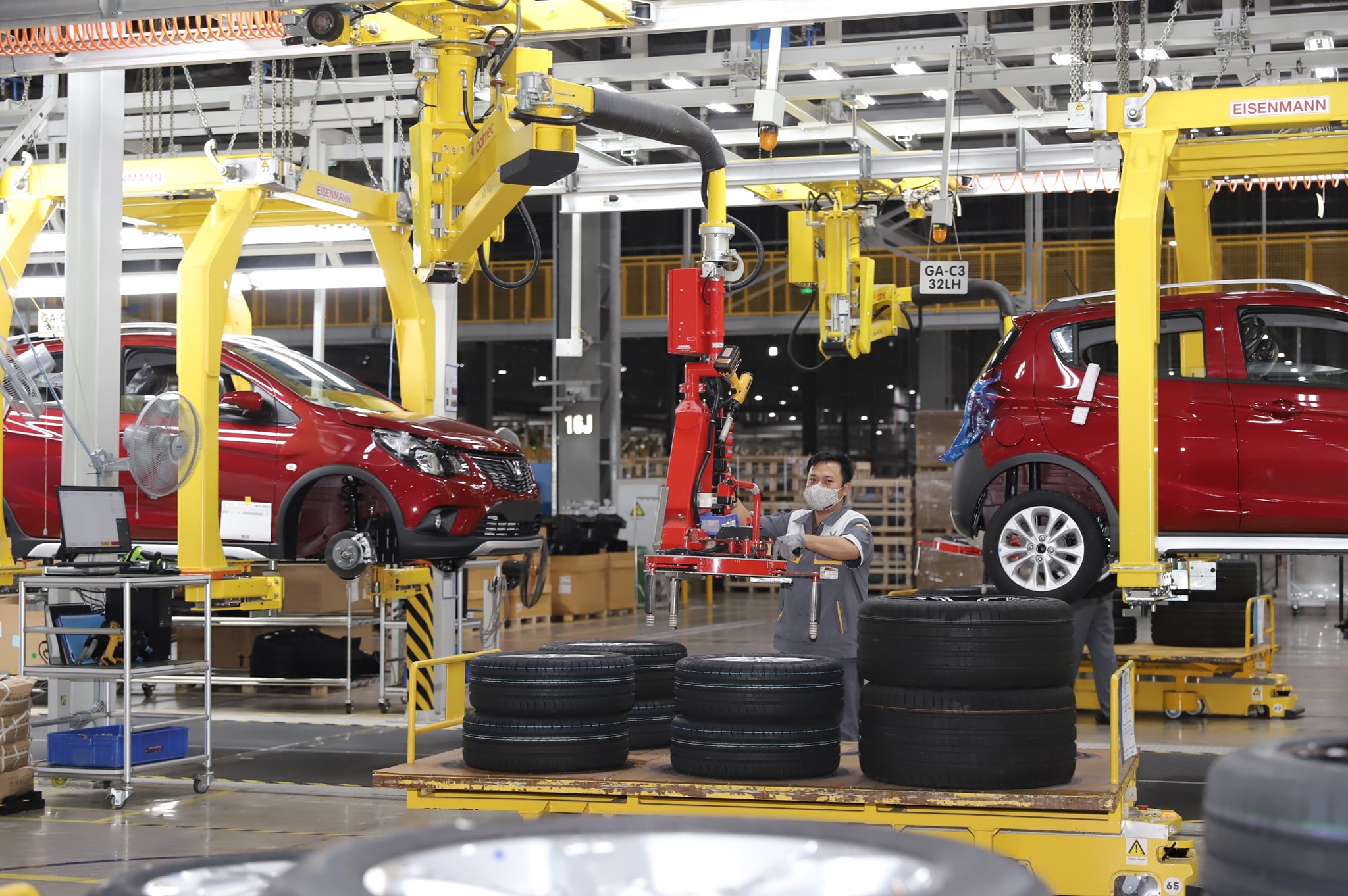 Nhà máy sản xuất ô tô Vinfat đóng góp ngân sách lớn cho thành phố