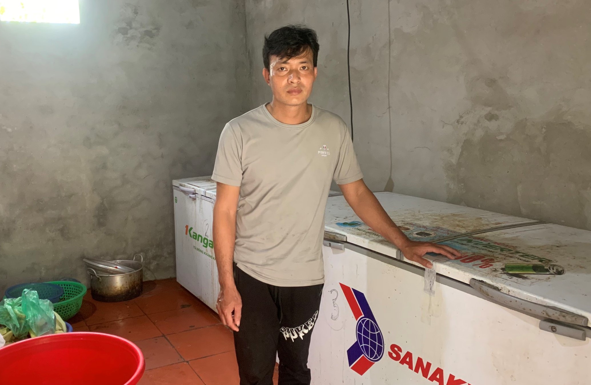 Quang từ tỉnh Long An ra Hải Phòng thuê nhà thu mua thịt lợn không rõ nguồn gốc để làm nguyên liệu bán bánh mỳ nướng tại CCN Tân Liên 