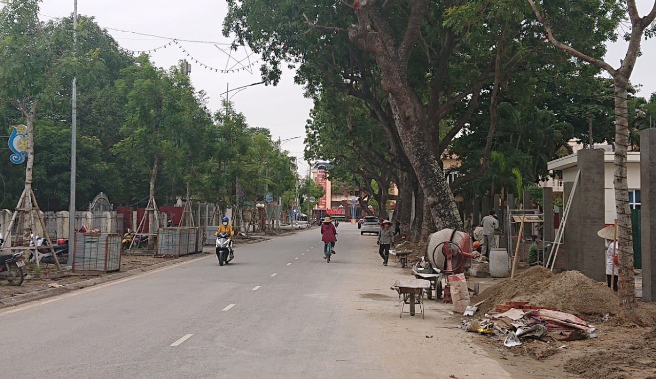 Dự án cải tạo tuyến đường trục thị trấn Vĩnh Bảo đang được đẩy nhanh thi công, phấn đấu đưa vào sử dụng trước Tết Nguyên đán 2022