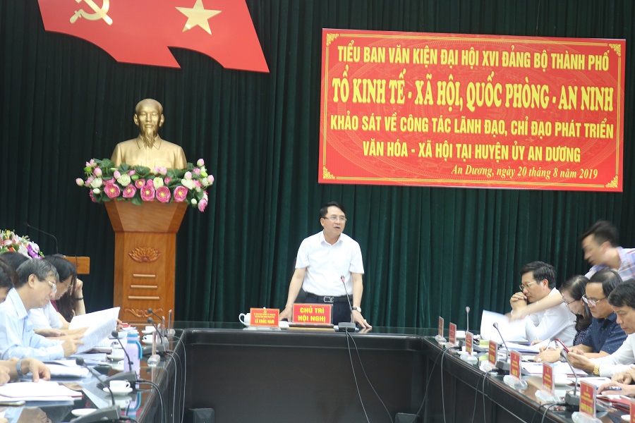 Đồng chí Lê Khắc Nam, Phó chủ tịch UBND thành phố phát biểu tại cuộc khảo sát 