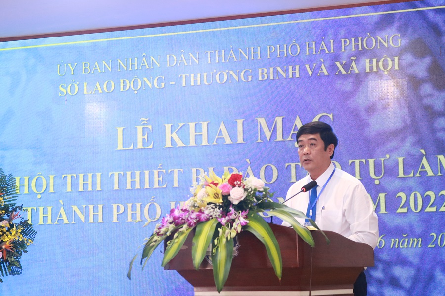 Thầy Nguyễn Văn Tuấn, Bí thư Đảng ủy, Hiệu trưởng nhà trường