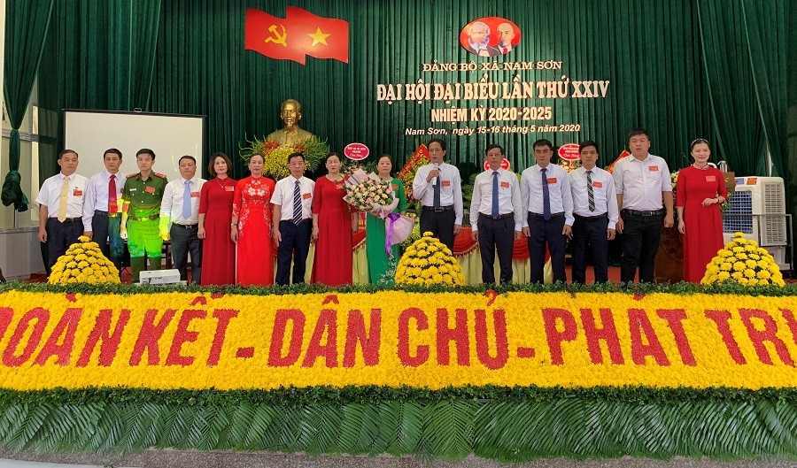Ban Chấp hành Đảng bộ xã Nam Sơn nhiệm kỳ 2020-2025  ra mắt đại hội