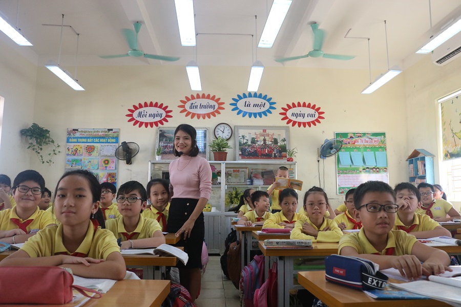 Các lớp học tại Trường tiểu học An Dương được đầu tư trang thiết bị hiện đại từ nguồn xã hội hóa 