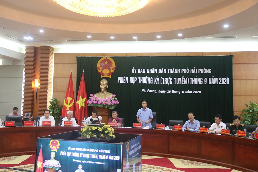 Đồng chí Nguyễn Văn Tùng- Chủ tịch UBND Thành phố kết luận tại cuộc họp giao ban 