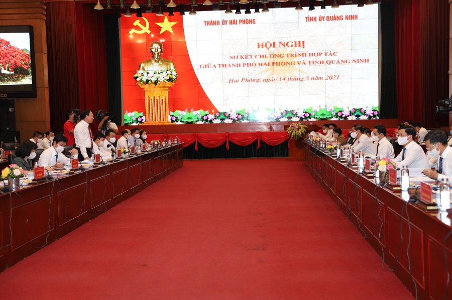 Quang cảnh hội nghị sơ kết 2 năm phối hợp giữa TP Hải Phòng và tỉnh Quảng Ninh (Ảnh Thủy Chung)