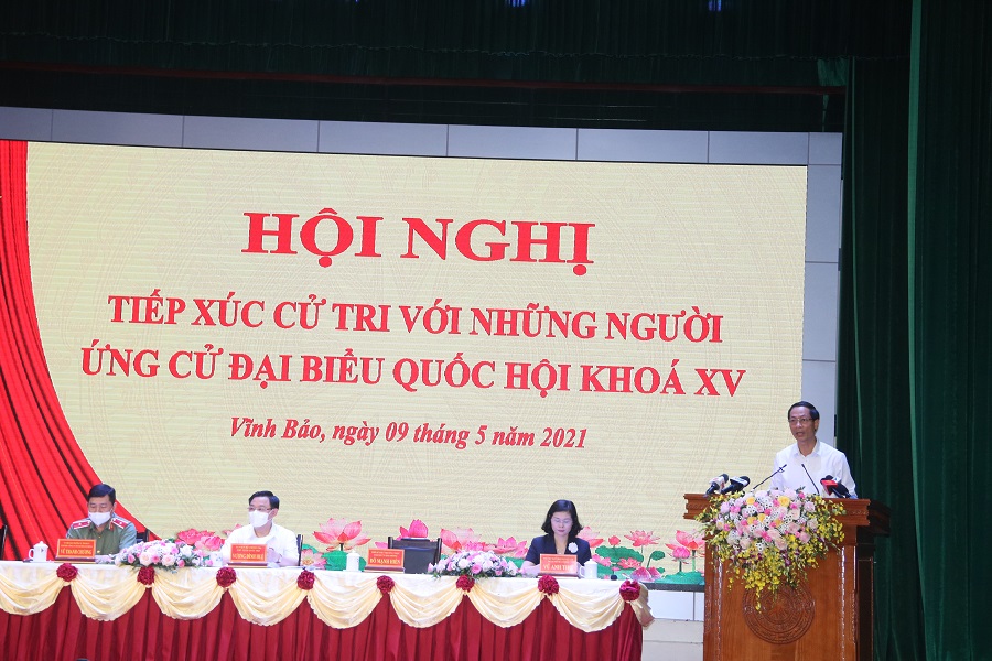Đồng chí Đỗ Mạnh Hiến- Phó Bí thư Thường trực Thành ủy trình bày chương trình hành động tại hội nghị