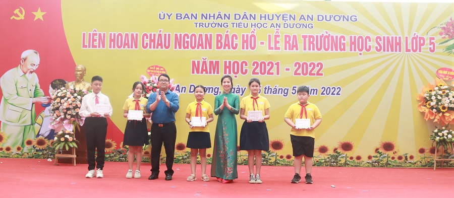 Các đồng chí: Nguyễn Mạnh Hải - PhóTrưởng phòng Giáo dục và Đào tạo huyện An Dương