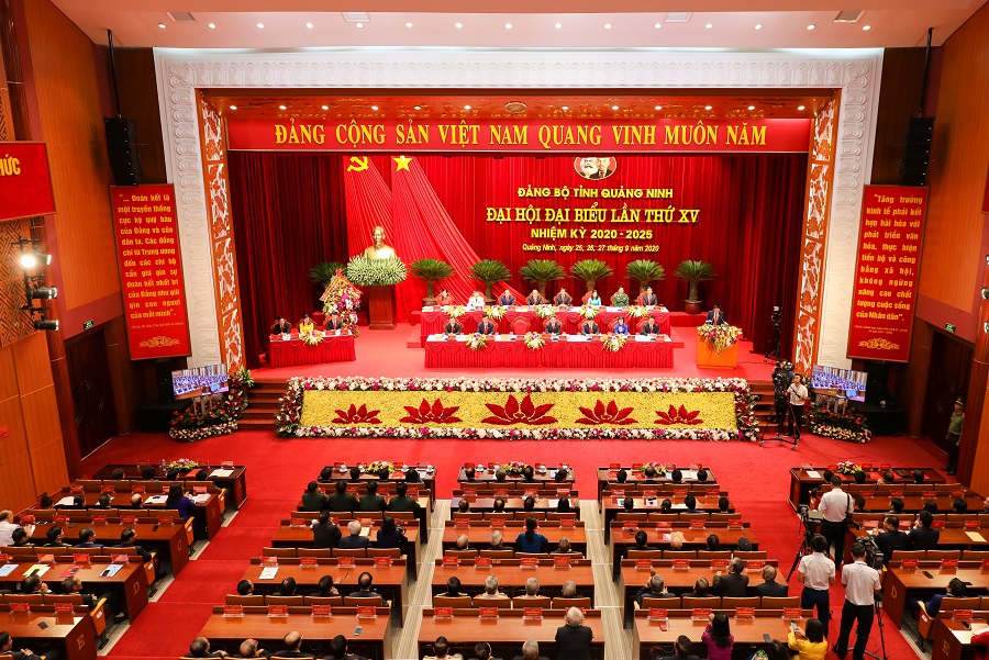 Đại hội Đại biểu Đảng bộ tỉnh Quảng Ninh triệu tập 350 đại biểu đại diện cho 20 đảng bộ trực thuộc tỉnh, thay mặt cho trên 102.500 đảng viên trong toàn Đảng bộ tỉnh