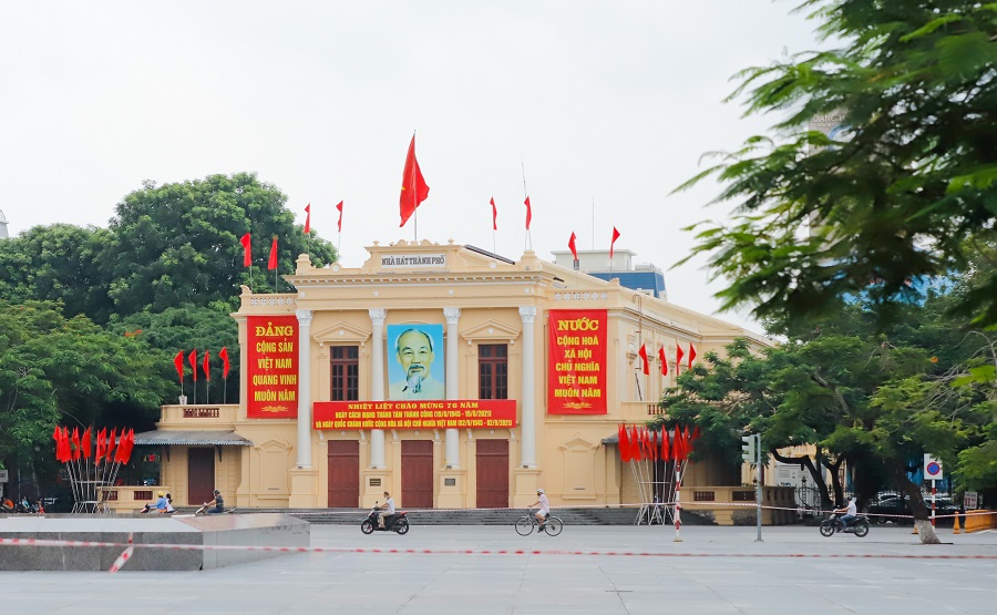 Quảng trường Nhà hát lớn Hải Phòng vắng các hoạt động văn hóa, thể thao chào mừng ngày lễ lớn của đất nước