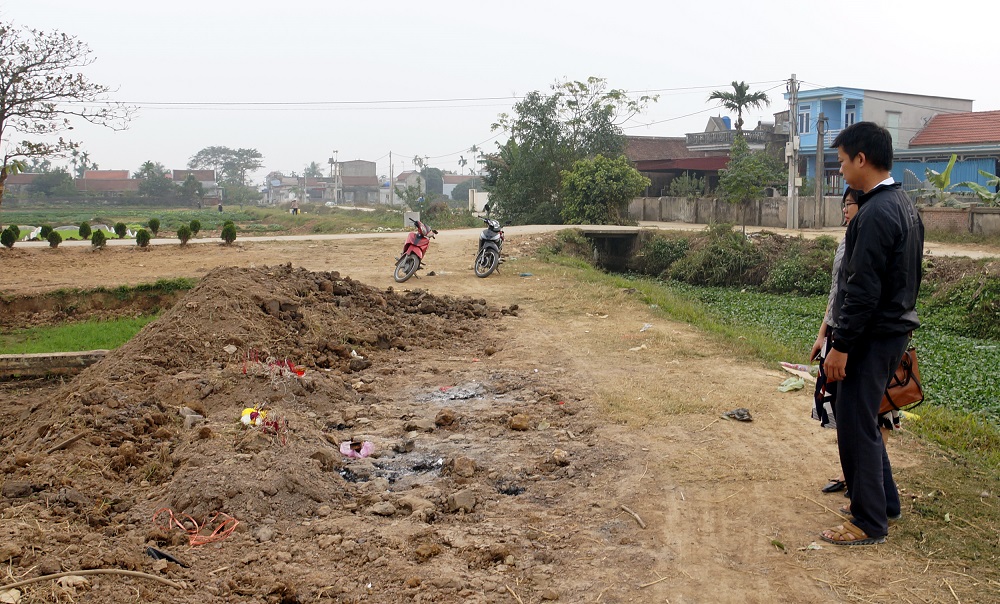 Khu vực người nhà ông Đỗ Văn Thạc khai quật mộ được cho là mộ của cụ Nguyễn Bỉnh Khiêm bị cơ quan chức năng huyện Vĩnh Bảo bác bỏ