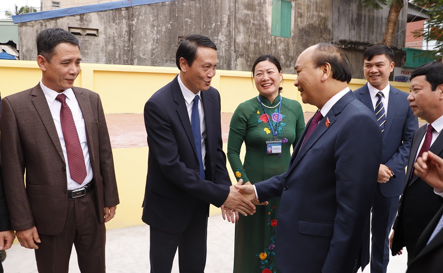 Thủ tướng Nguyễn Xuân Phúc gặp gỡ cử tri huyện Cát Hải