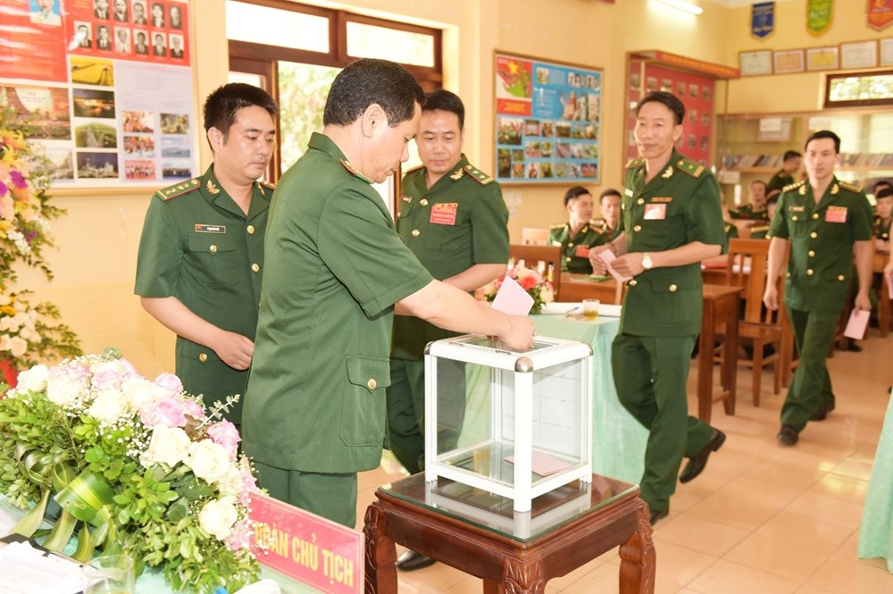 Đại hội bỏ phiếu bầu Ban Chấp hành Đảng bộ Đồn biên phòng Tràng Cát nhiệm kỳ 2020-2025.