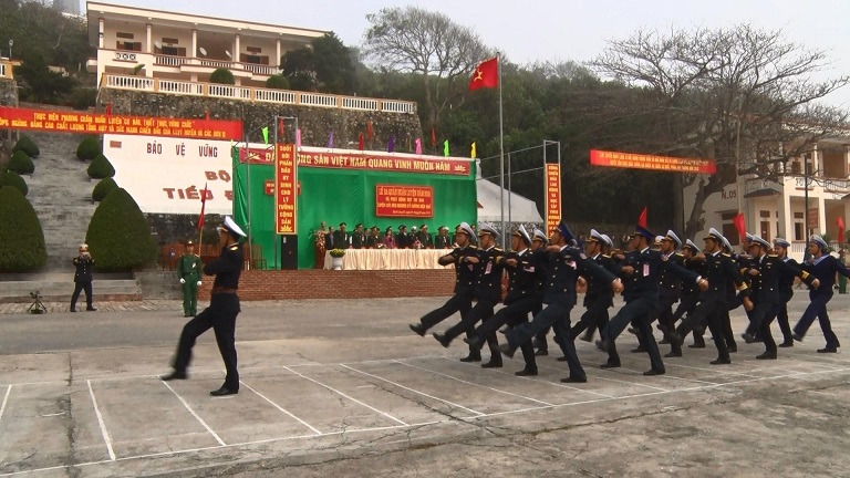 Các đơn vị duyệt đội ngũ tại Lễ ra quân huấn luyện