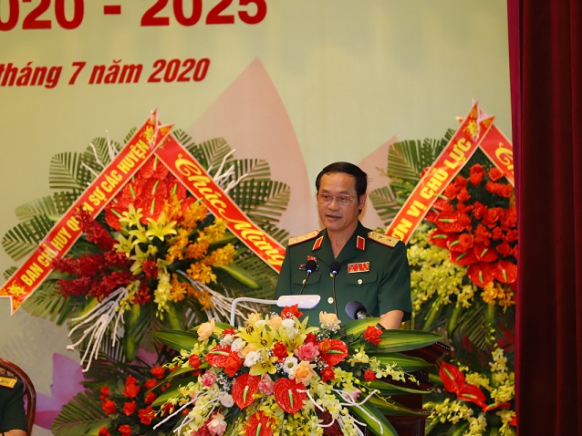 Trung tướng Vũ Hải Sản, Uỷ viên Trung ương Đảng, Tư lệnh Quân khu Ba phát biểu chỉ đạo tại đại hội