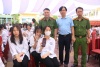 Tuyên truyền, hướng dẫn tham gia góp ý vào dự thảo sửa đổi, bổ sung Hiến pháp năm 2013 trên ứng dụng VNeID tại Trường THPT Lê Hồng Phong