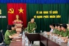 Đại tá Phạm Chí Hiếu - Phó Giám đốc CATP kiểm tra công tác tiếp nhận hồ sơ căn cước, quản lý cư trú, định danh điện tử tại CAP Thủy Nguyên