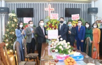 Chủ tịch Ủy ban MTTQ Việt Nam thành phố Cao Xuân Liên thăm, chúc mừng Hội thánh Tin Lành Hải Phòng