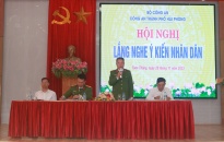 Đại tá Lê Nguyên Trường - Phó Giám đốc CATP lắng nghe ý kiến Nhân dân về lực lượng Công an cơ sở tại xã Toàn Thắng (Tiên Lãng)