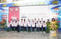 Ngành GD-ĐT quận Hồng Bàng: Hơn 250 suất quà, trị giá trên 100 triệu đồng được trao cho học sinh có hoàn cảnh khó khăn vào Lễ khai giảng