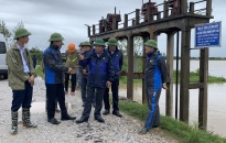 Phó Chủ tịch UBND thành phố Nguyễn Đức Thọ kiểm tra hệ thống công trình thuỷ lợi trên địa bàn 2 huyện Vĩnh Bảo, Kiến Thuỵ
