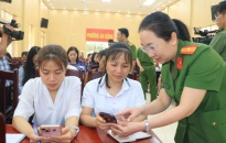 Tuyên truyền việc góp ý vào dự thảo sửa đổi, bổ sung Hiến pháp năm 2013 trên ứng dụng VNeID tại KCN Nhật Bản