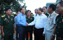 Thủ tướng Nguyễn Xuân Phúc thăm Xí nghiệp tập thể thương binh Quang Minh