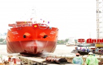 Hạ thủy tàu chở dầu/hóa chất 6.500 DWT xuất khẩu sang Hàn Quốc