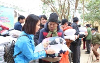 Huyện đoàn Vĩnh Bảo: Tặng 396 suất quà bà con Hòa Bình bị thiệt hại trong mưa lũ 