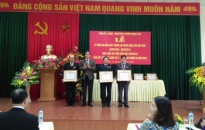 Phường Minh Khai (Hồng Bàng): Trao Huy hiệu Đảng đợt 3-2 cho 11 đảng viên
