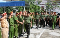 Thứ trưởng Bộ Công an Nguyễn Văn Thành thăm và làm việc tại huyện Bạch Long Vĩ