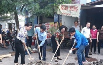 Phường Thượng Lý: Trồng cây trên tuyến đường Hùng Vương