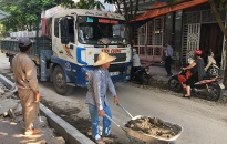 Phường Gia Viên: Nhân dân đóng góp gần 150 triệu đồng cải tạo đường hè Nguyễn Hữu Tuệ