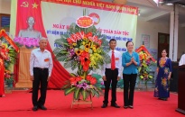 Đồng chí Nguyễn Thị Nghĩa, Phó Bí thư Thường trực Thành ủy dự Ngày hội Đại đoàn kết dân tộc tại quận Dương Kinh