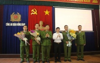 CATP trao thưởng Công an quận Hồng Bàng
