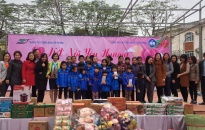 Gần 350 học sinh Trường THCS Hồng Bàng trao quà từ thiện Làng trẻ mồ côi Hoa Phượng